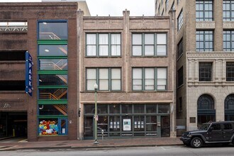 Building Photo - 71 Union Ave