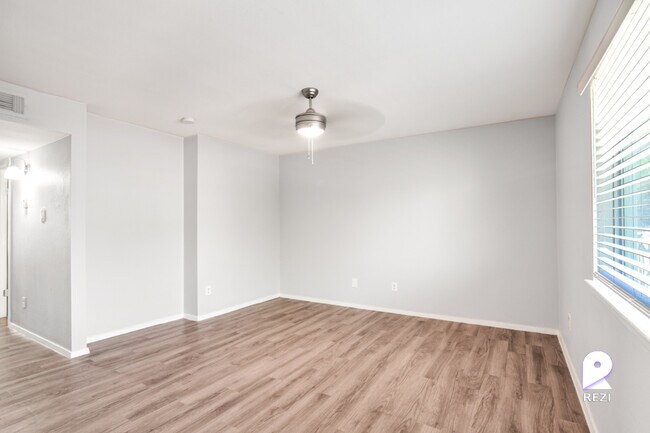 Foto del edificio - 2606 Wheless Ln