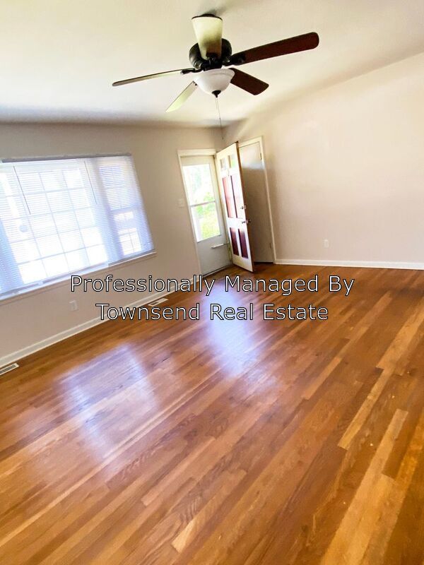 Building Photo - 4611 Coventry Rd. No Pets