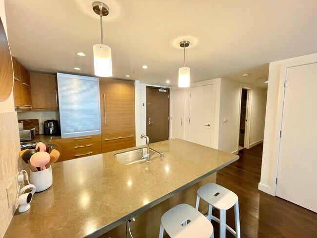 Building Photo - Luxurious Condo at Madrone w/Bay, City Views, Balcony, Pool, Parking, Storage -FULLY FURNISHED OP...