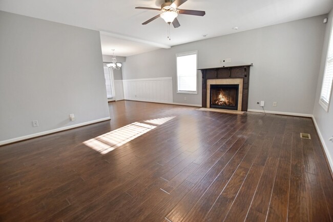 Foto del edificio - Pet Friendly Four Bedroom!