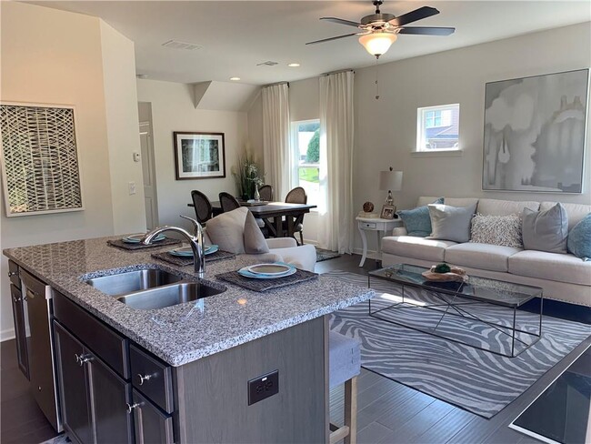 Beautiful spacious kitchen - 5213 Madeline Place