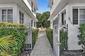 Foto principal - 8415 Harding Ave