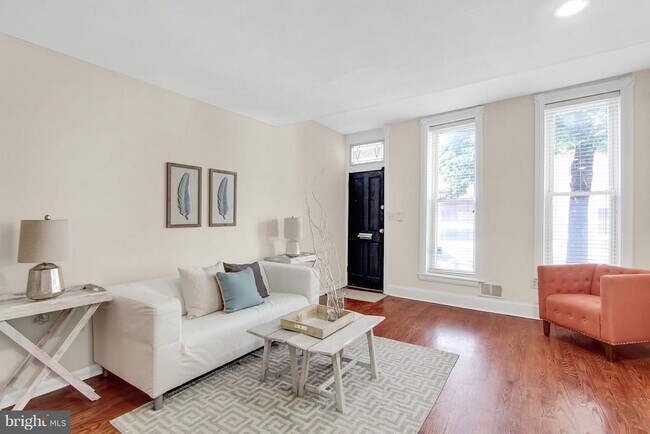 Foto del edificio - 1029 S Hanover St