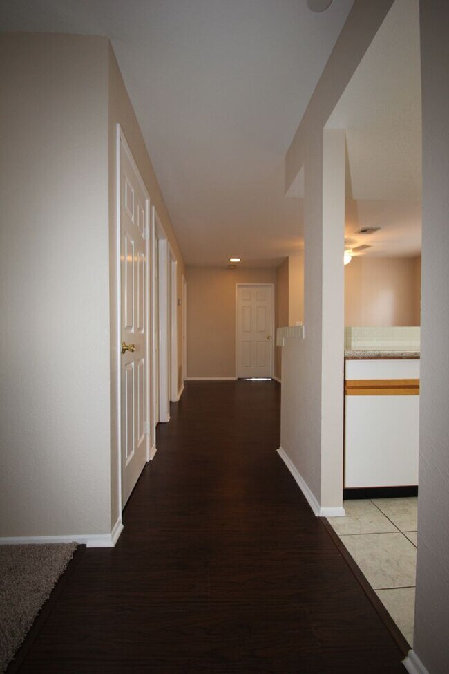Foto del edificio - Lovely 2 Bed 2 Bath Downstairs Condo in Gr...