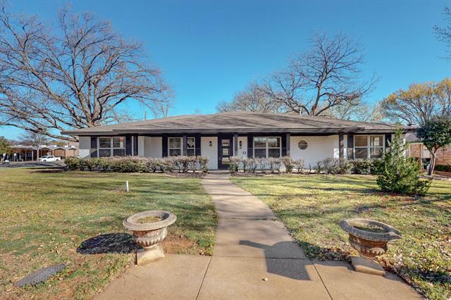 Foto principal - 820 Bedford Ct W