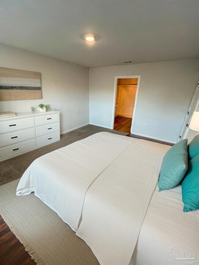 Foto del edificio - 5450 Peach Dr