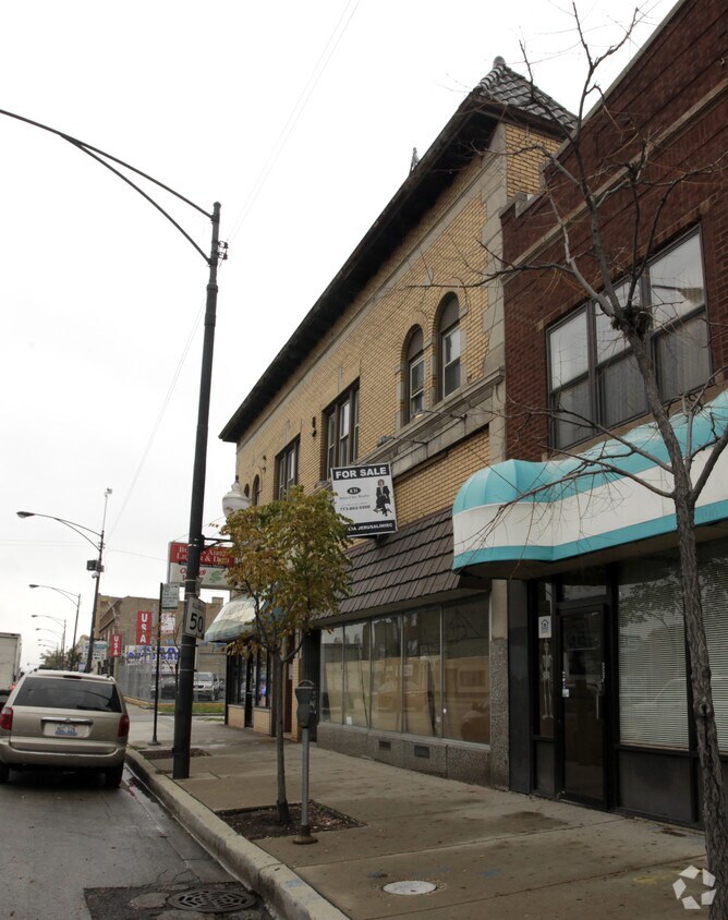 Building Photo - 3100-3104 N Cicero Ave