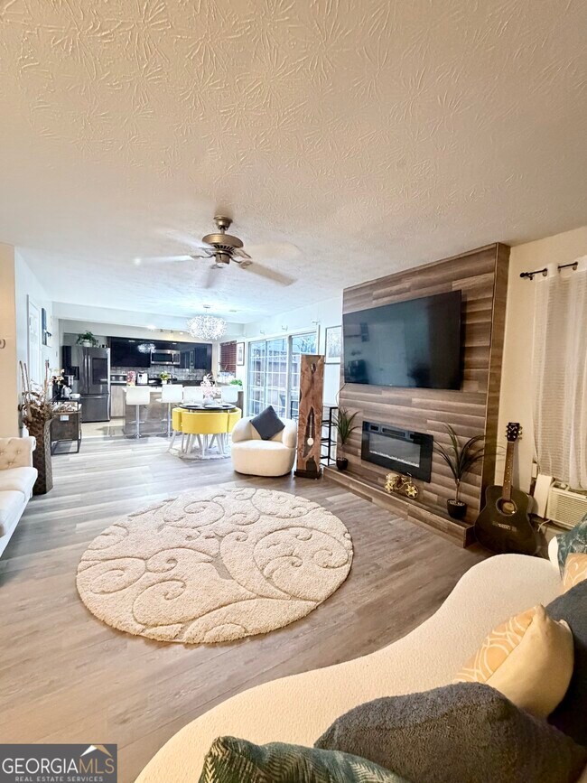 Foto del edificio - 6004 Green Yard Way