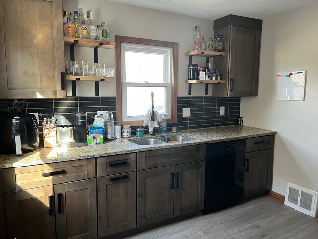 Foto del edificio - 2120 S Norton Ave