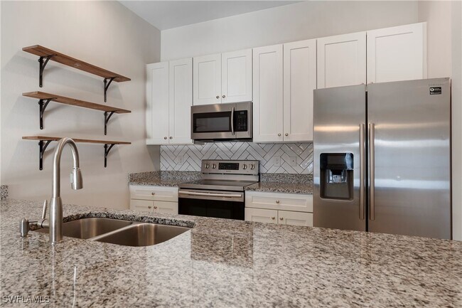Foto del edificio - 3419 SW 8th Pl
