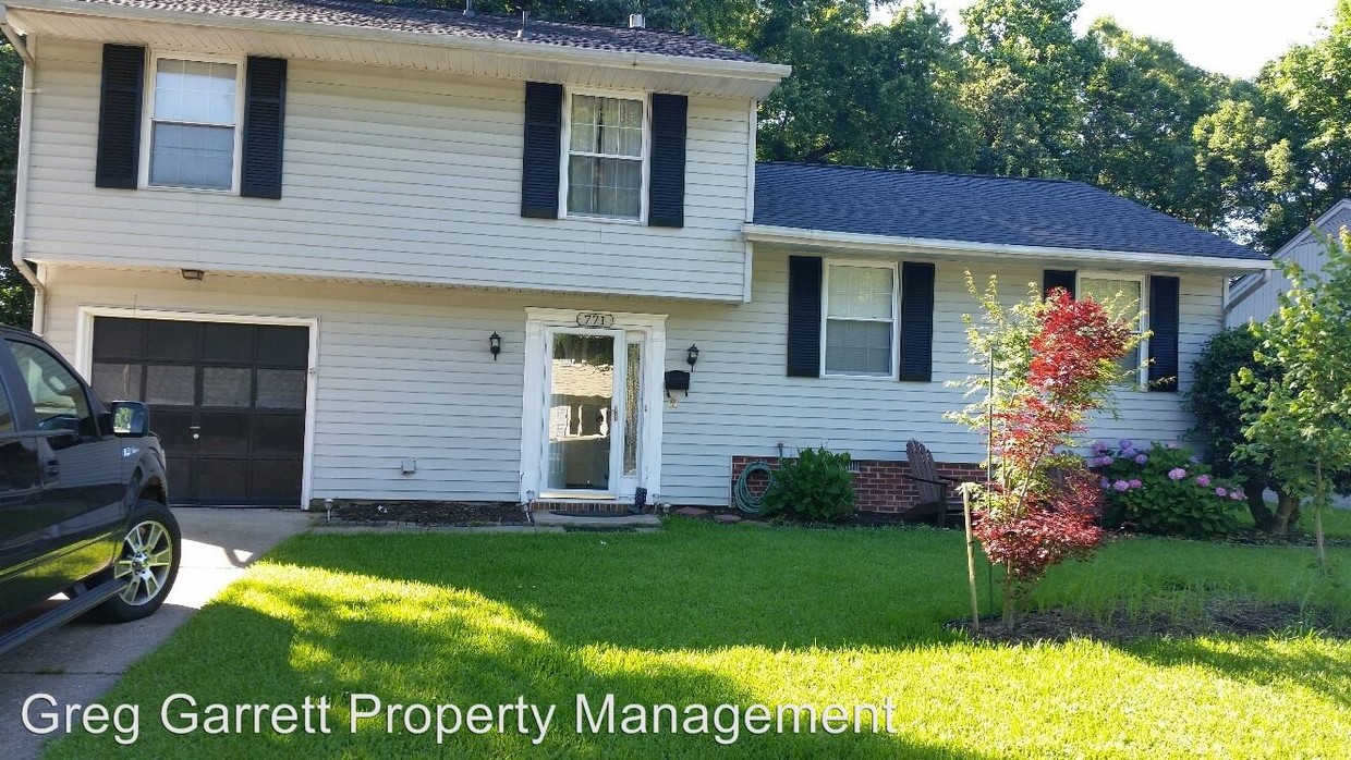 Primary Photo - 771 Chatsworth Dr