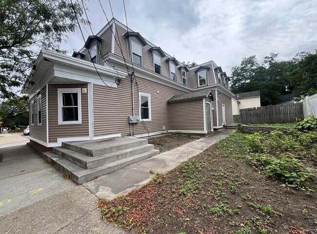 Foto del edificio - 9 Turner Ave