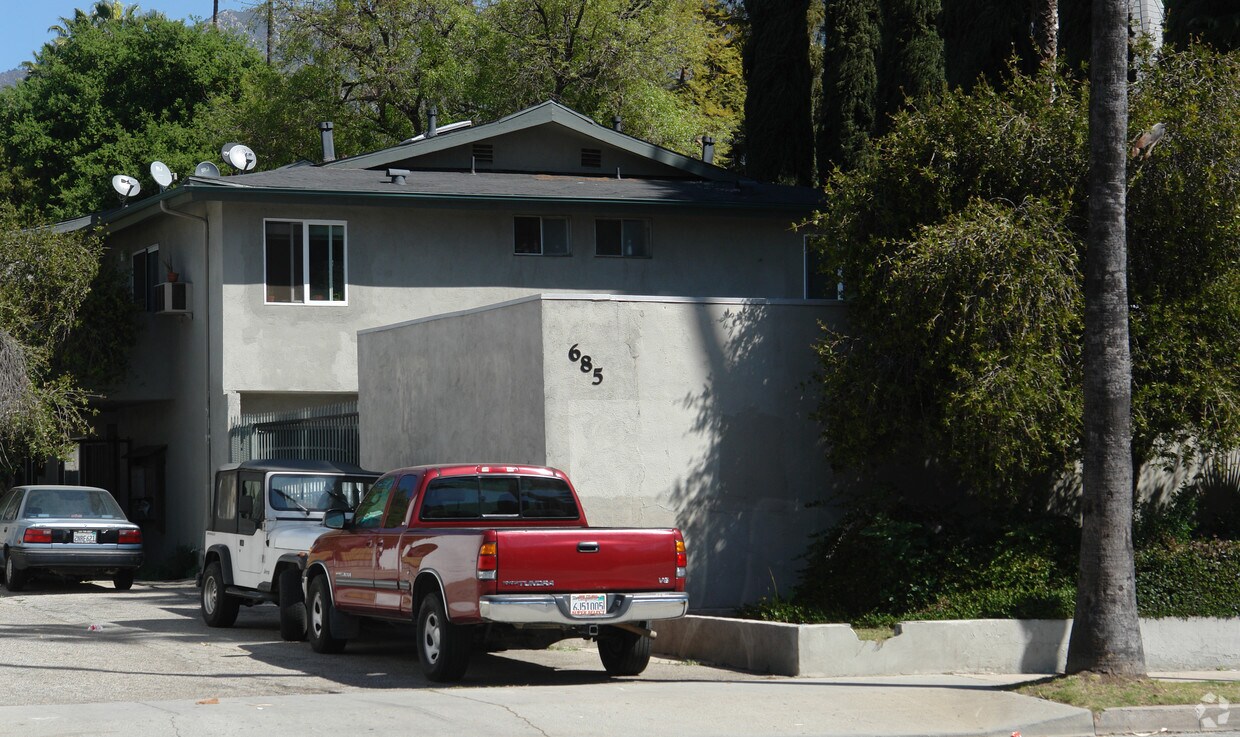 Primary Photo - 685 Washington Blvd