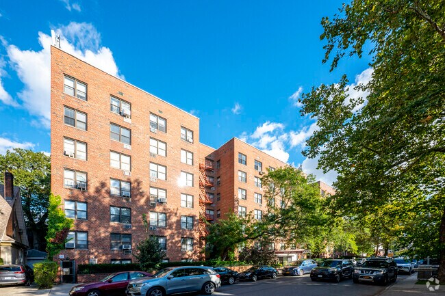 Foto del edificio - 1577 E 17th St