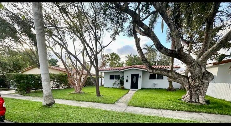 Foto principal - 1060 Tyler St