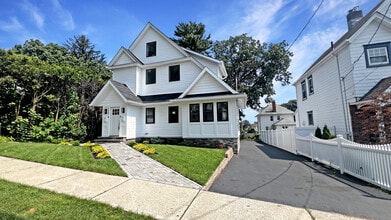 Building Photo - 125 Franklin Ave Building Photo - 125 Franklin Ave