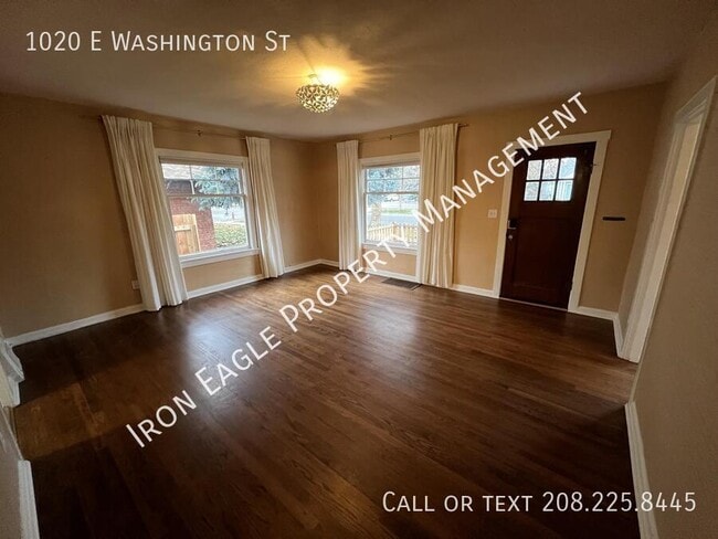 Building Photo - 1020 E Washington St