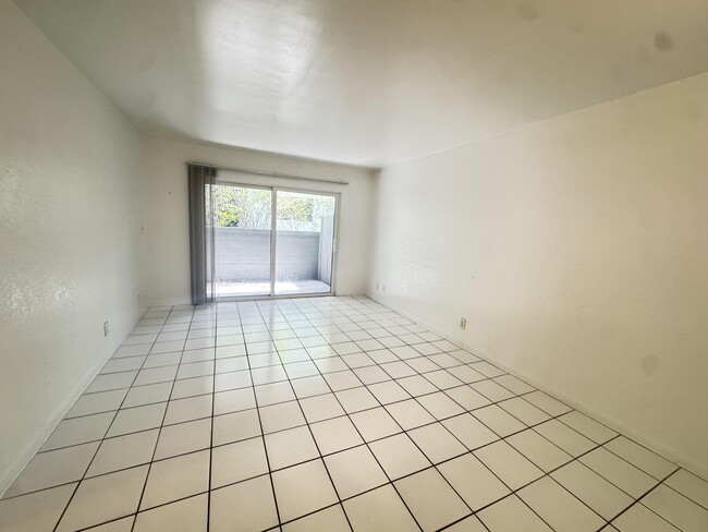 Foto del edificio - 1100 S Lake Dr