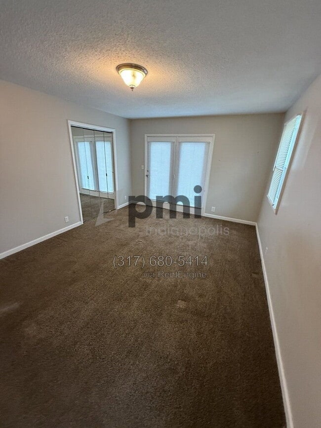 Building Photo - 300 N Ellis Rd