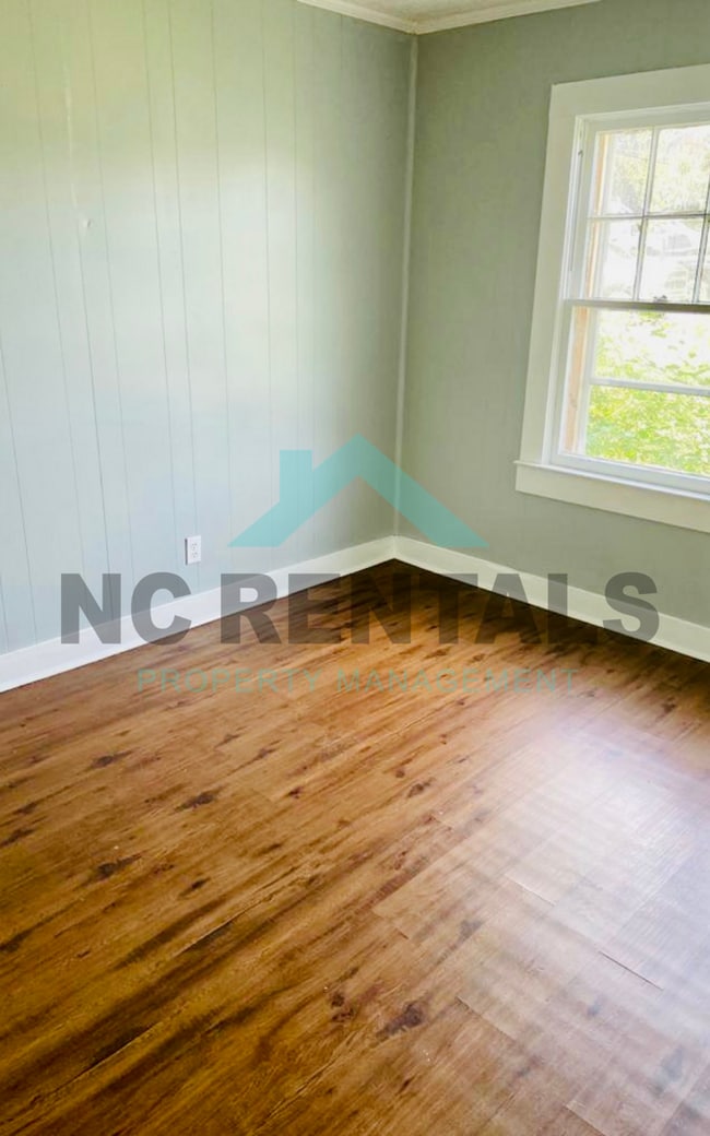Building Photo - 1415 Underwood Ave