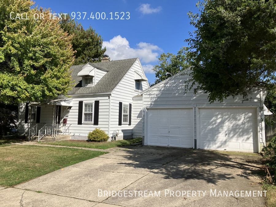 Primary Photo - 3 bedroom, 1.5 bath Cape Cod home with bas...