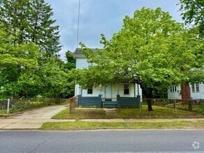 Building Photo - 304 South Ave
