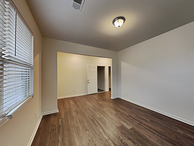 Building Photo - 104 Arbor View Trace