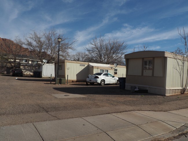 Building Photo - 102 E 600 S