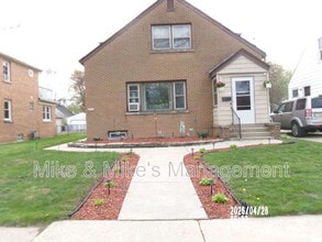 Building Photo - 4479A N 44th St