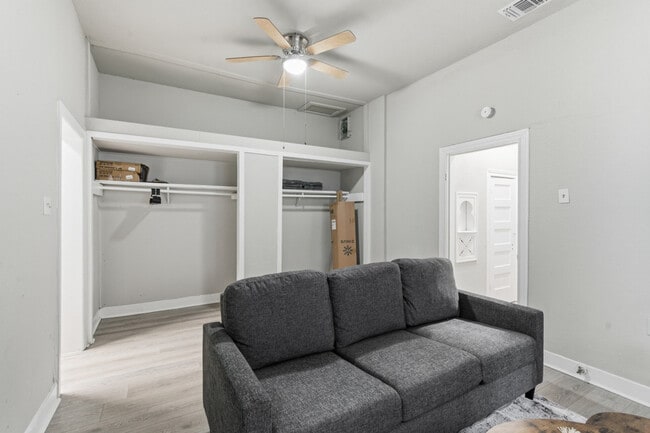 Building Photo - 314 W Cevallos