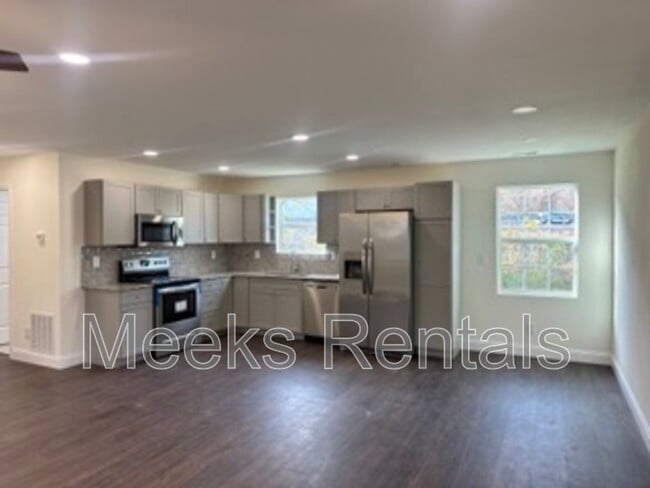 Foto del edificio - 310 68th St SE