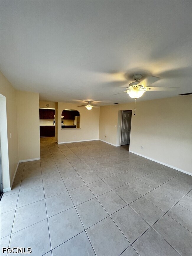 Foto del edificio - 609 SE 23rd Pl