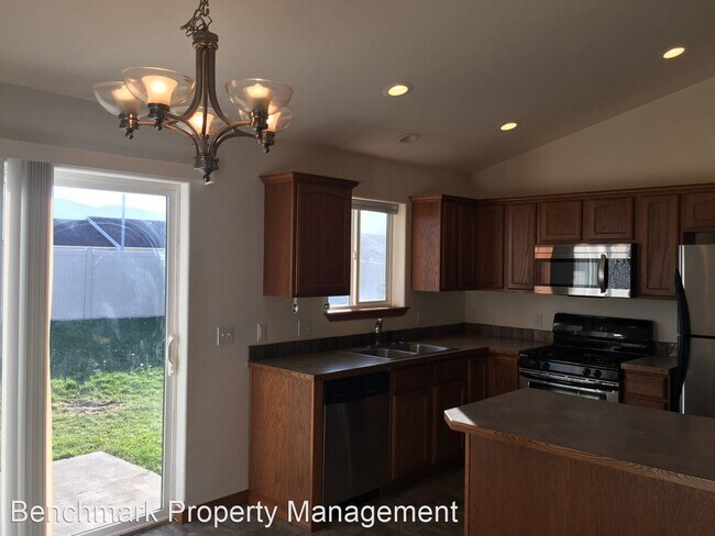 Foto del edificio - 3 br, 2 bath House - 2107 Wagon Trail Loop
