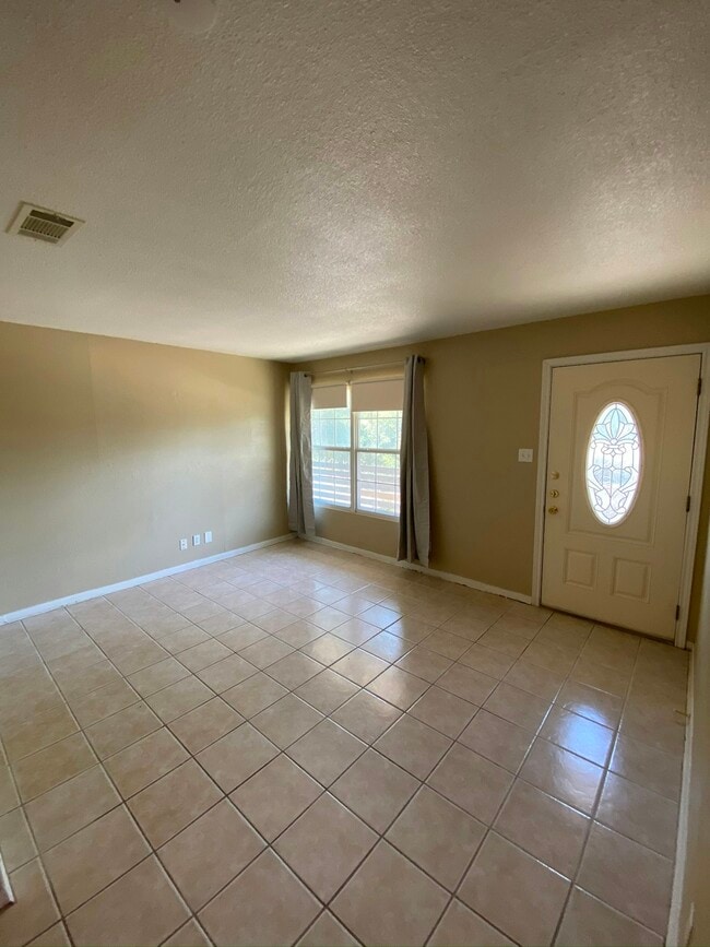 Building Photo - 401 Philco Dr