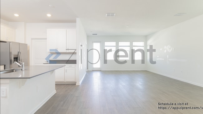 Building Photo - 2898 Armstrong Ave