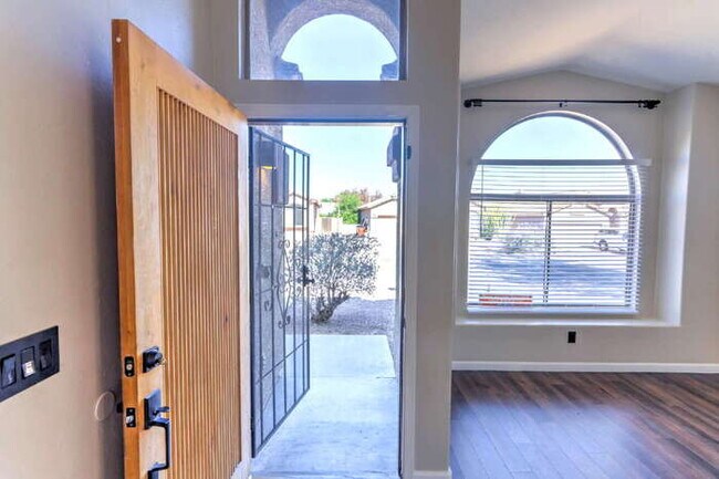 Building Photo - Rancho Sahuarita