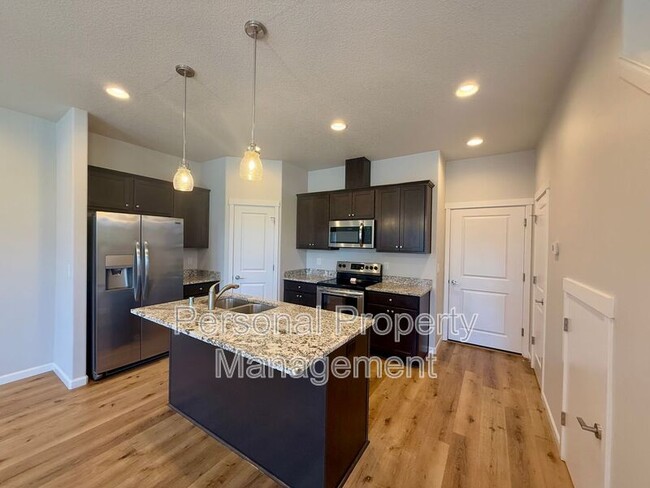 Building Photo - 5839 NE 56th Pl
