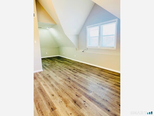 Foto del edificio - 438 S Main St