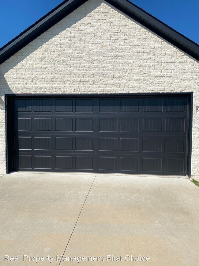 Building Photo - 3 br, 2.5 bath House - 9903 Landry Drive L...