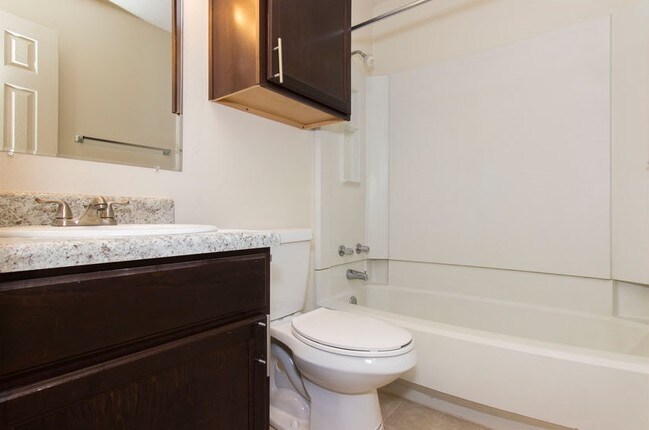 Building Photo - Belleview Apartments