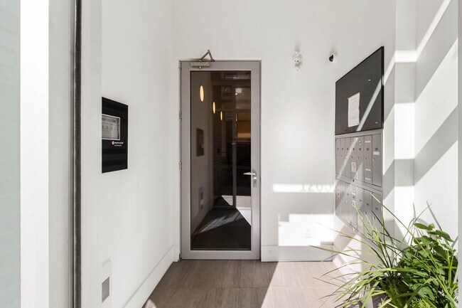 Photo du bâtiment - 1265 Rue Saint-André