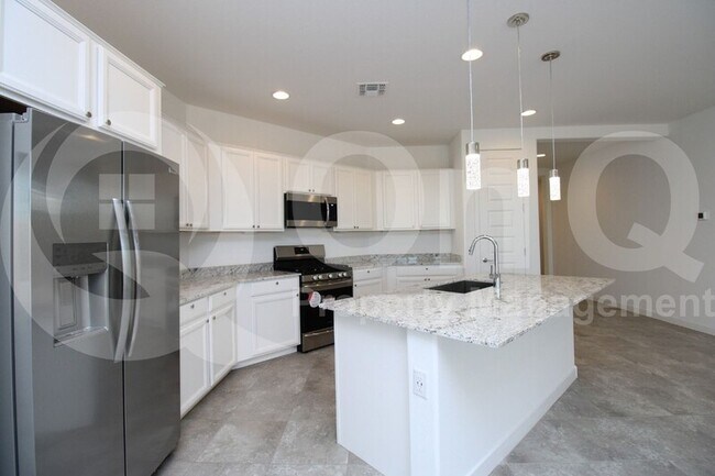 Foto del edificio - 2464 N Morrison Ave