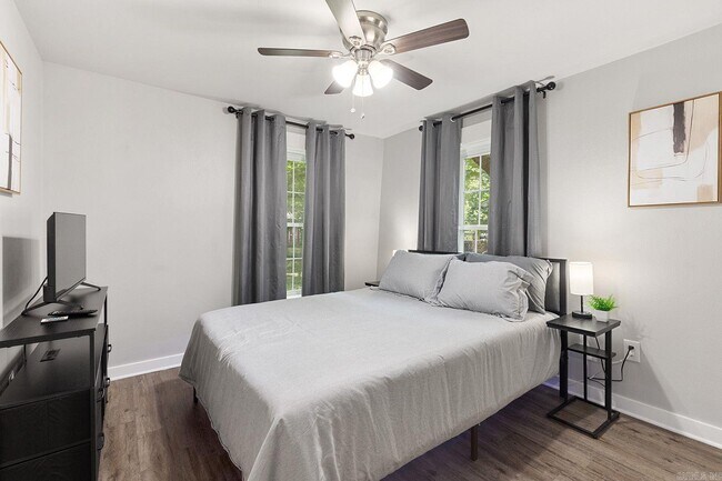 Foto del edificio - 2017 Hairston Ave