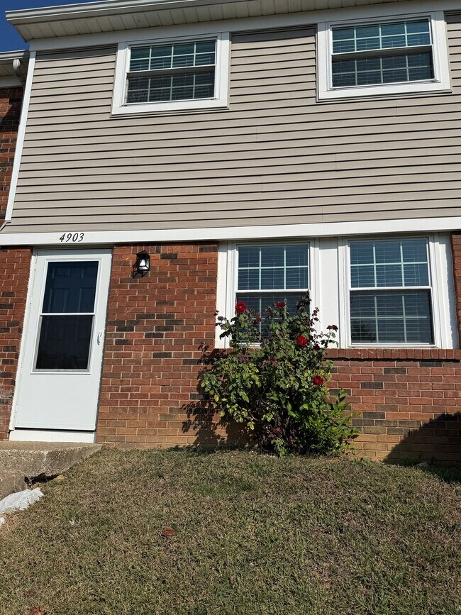 Foto del edificio - Lakewood Flats and Townhomes