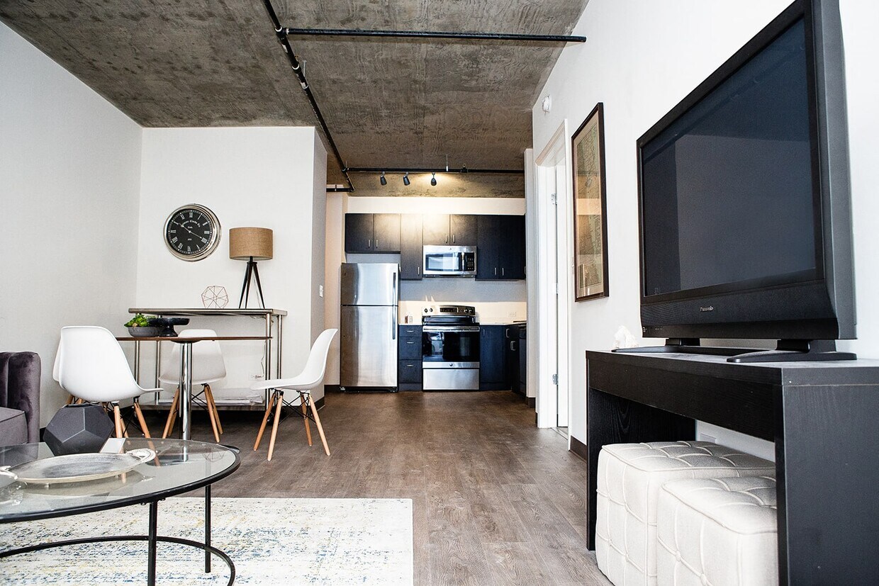 Foto principal - 3208 N Clark St