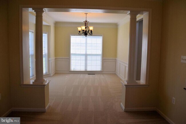 Building Photo - 207 MacKenzie Ln