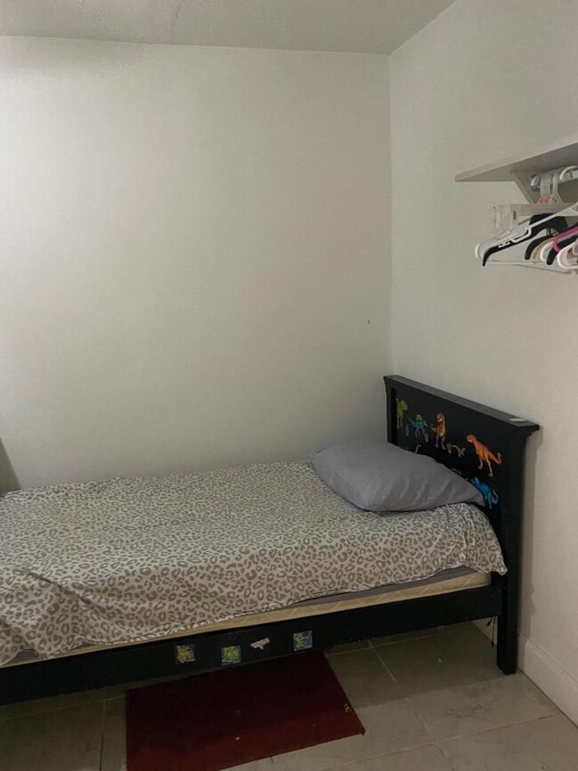 Foto del edificio - 12401 West Okeechobee Road, Unit 1