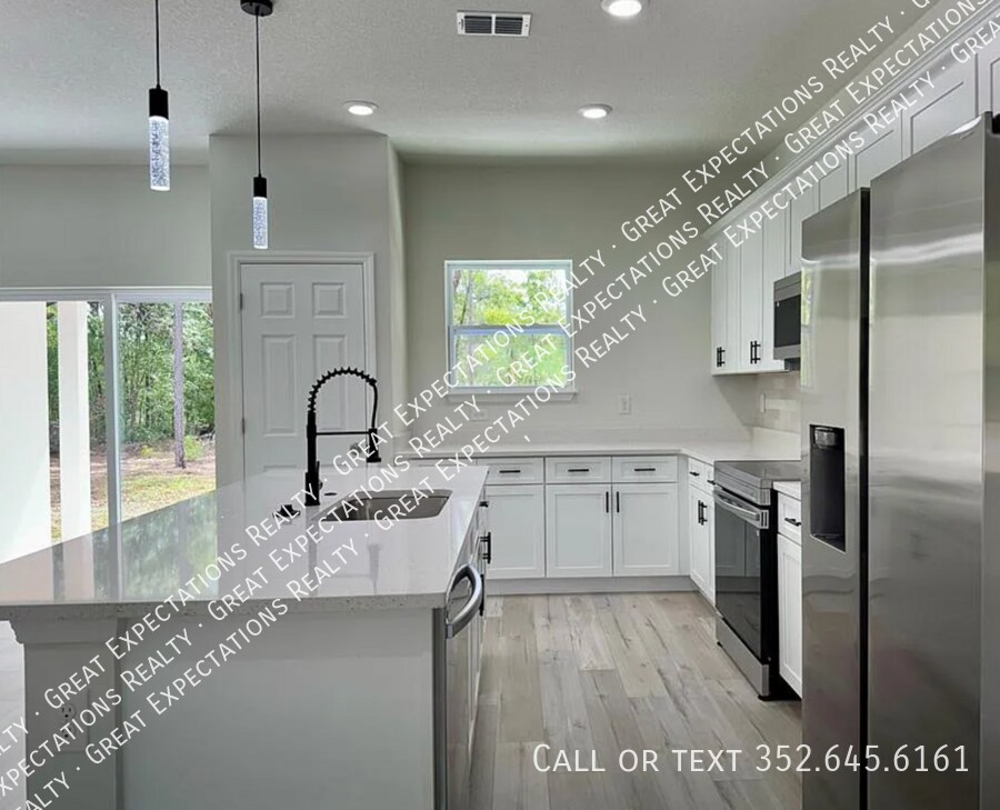 Foto del edificio - 646 W Homeway Loop