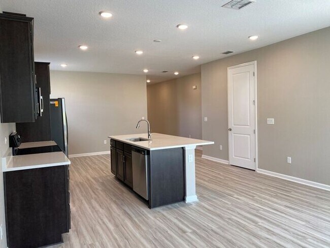 Building Photo - Leesburg 3 BEDROOM Home NEW BUILD! (SEE TE...